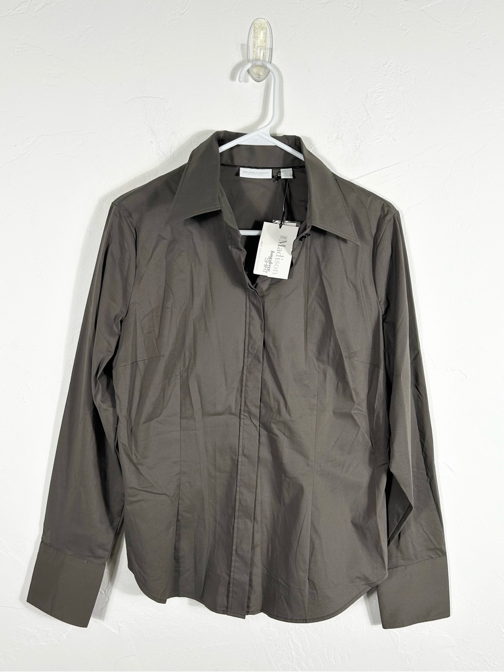 New York & Company NWT Stretch Blouse Large Solid Gray Button Down Shirt L